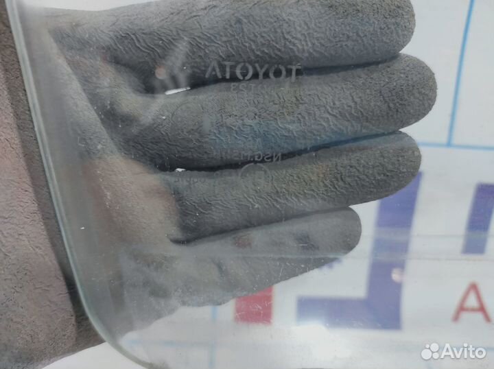 Стекло двери передней правой Toyota Land Cruiser