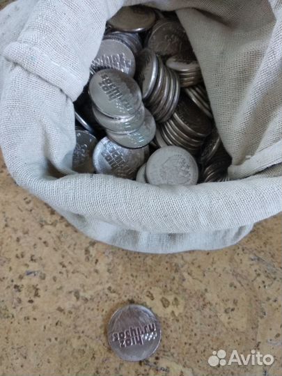 Продаю юбилейные монеты рубли 2р., 5р., 10р., 25р