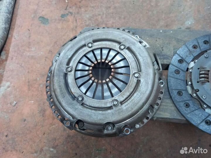 Шкода Рапид сцепление диск с корзиной