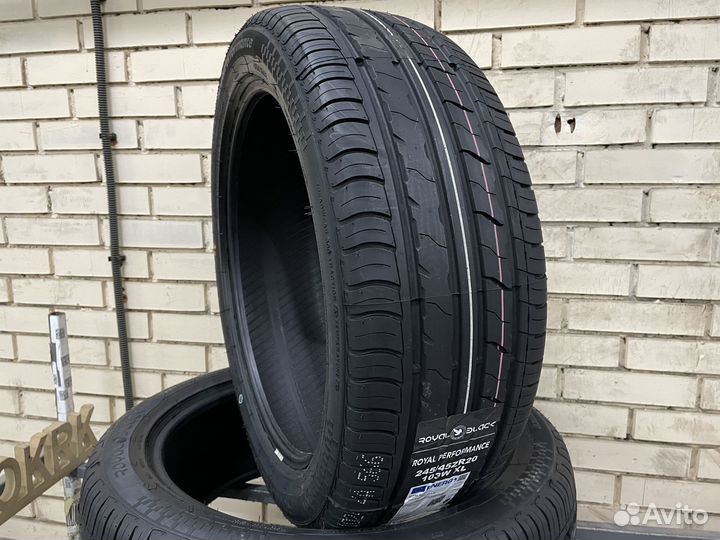 Royal Black Royal Performance 245/45 R20 103W