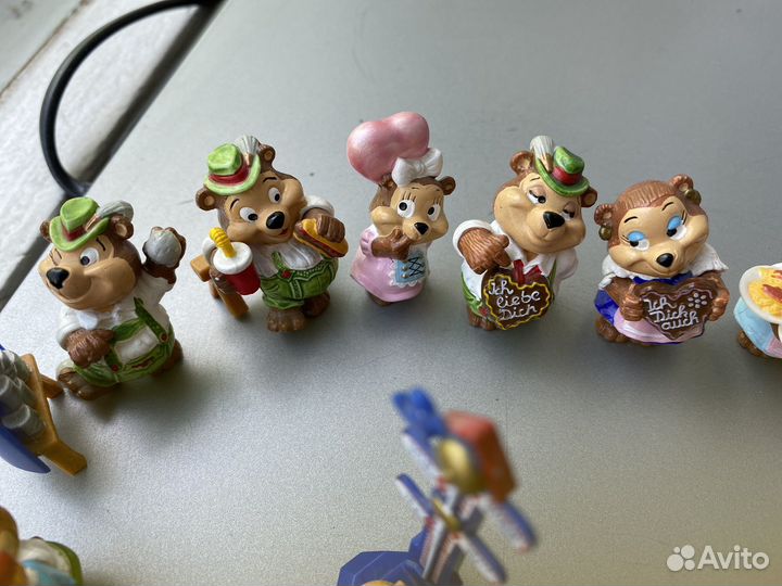 Коллекция из киндер сюрприза Мишки на ярмарке 1996