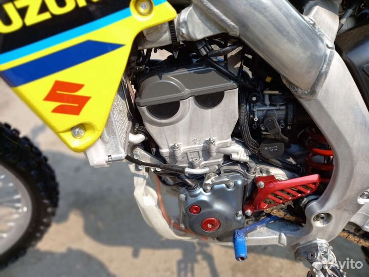 Кросовый мотоцикл suzuki-250rmz