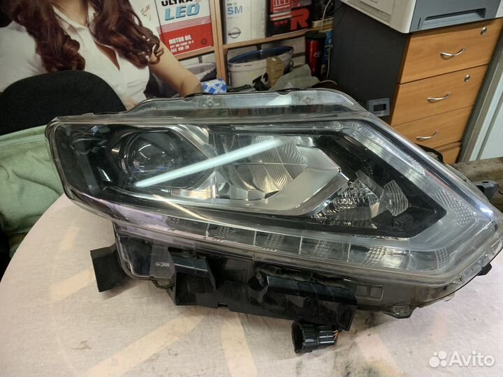 Фара левая ниссан экстреил 26060-4CC6C