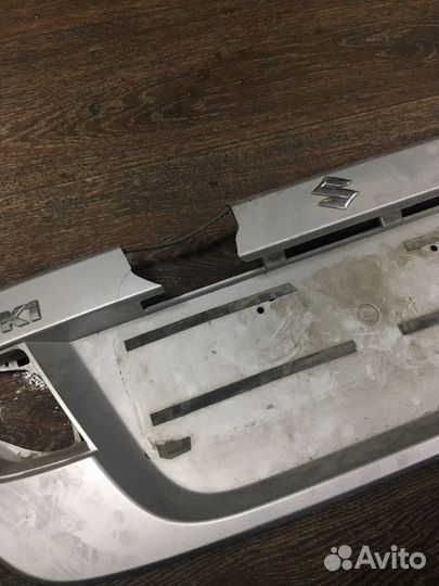 Рамка для номера задняя Suzuki Liana ERA11S 8HY