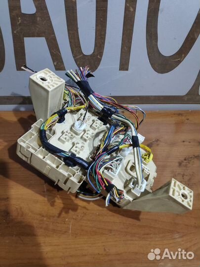 Блок предохранителей Suzuki Swift