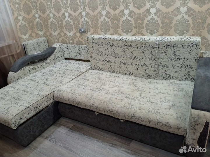 Большой угловой диван бу