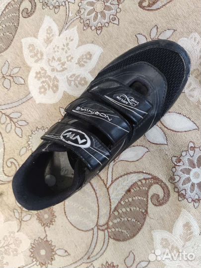 Кроссовки для велосипеда