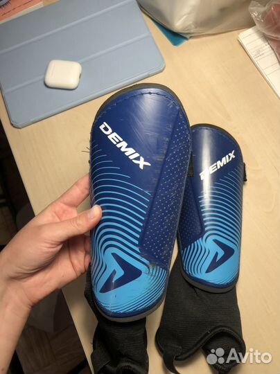 Щитки футбольные детские