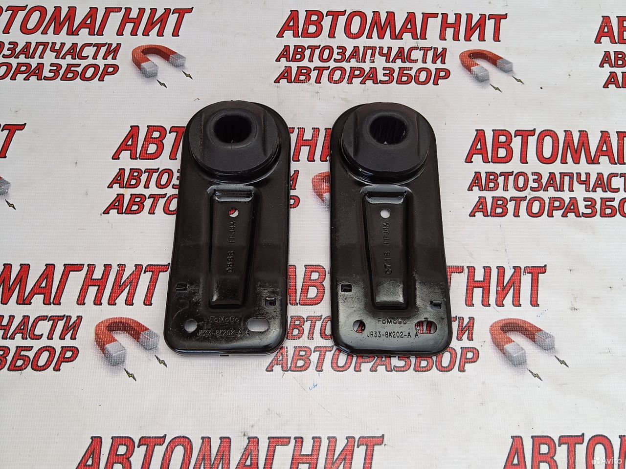 Кронштейн крепления радиатора Форд Мустанг 6