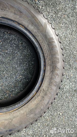 Goodyear UltraGrip Extreme 215/65 R16 98