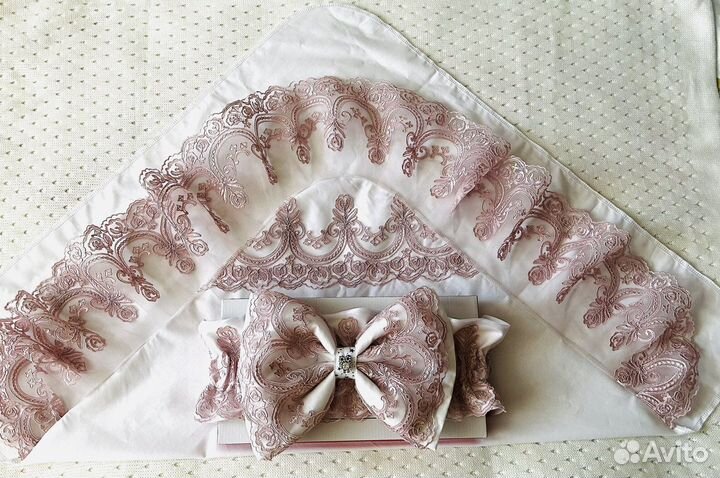 Уголок с бантом на выписку