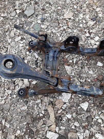 Подрамник задний Suzuki Grand Vitara 2.0 J20A 2008