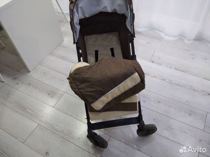 Прогулочная коляска трость babyhit