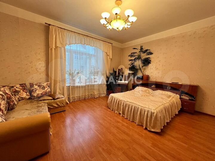 3-к. квартира, 109,6 м², 4/4 эт.