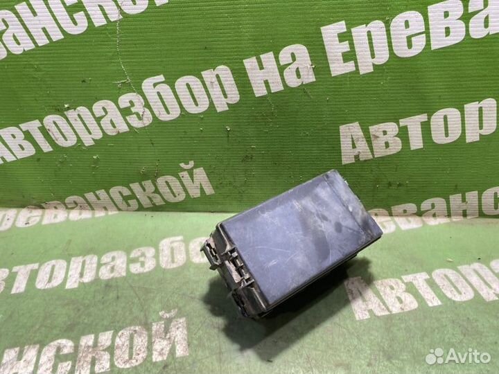 Блок предохранителей под капот Ford Focus cdda