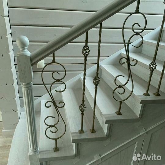 Лестница из дуба,ясеня,лиственницы