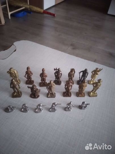 Коллекция игрушек из киндера и2 модели самолётов