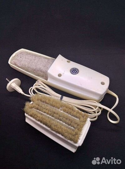 Электрическая щётка - пылесос Ветерок-3