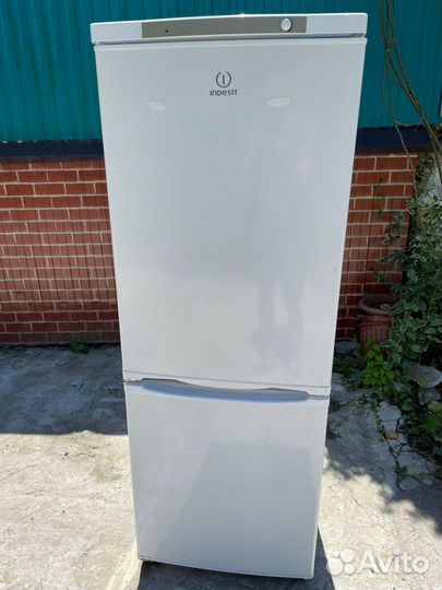 Холодильник indesit