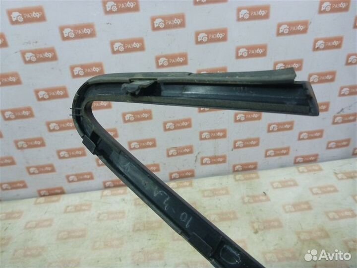 Молдинг стекла передний левый Honda Civic FD1