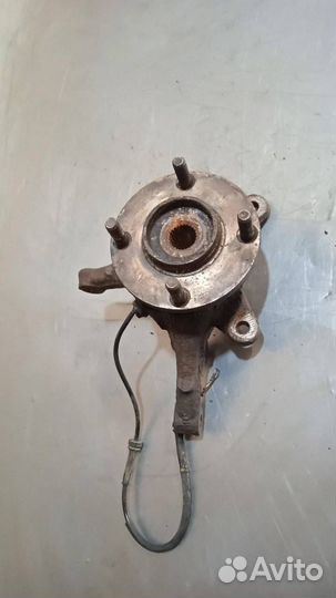 Кулак передний левый Smart Forfour 2005