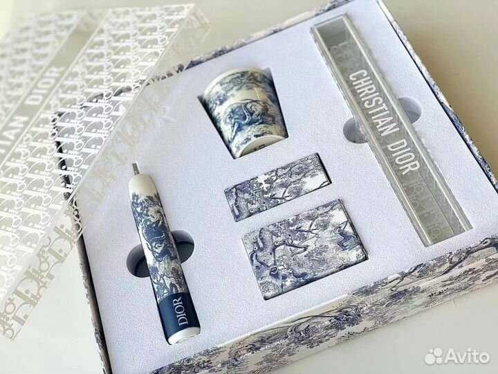 Электрическая зубная щетка Christian Dior 24