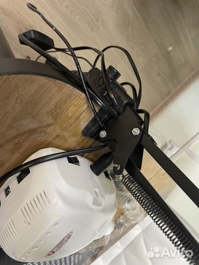 Лампа настольная для маникюра бу на струбцине