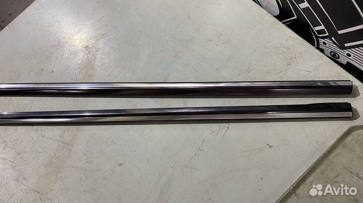 Молдинг стекла левая правая Mercedes W220