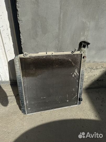 Радиатор охлаждения на BMW m5 f90