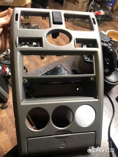 Консоль магнитофона Лада Приора