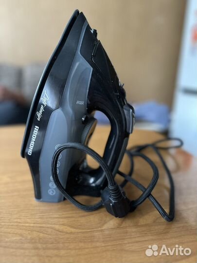 Утюг redmond
