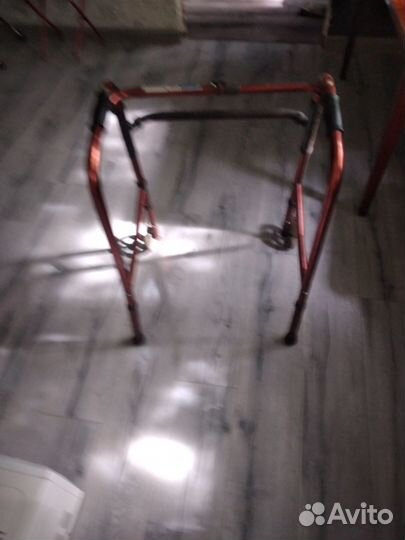 Ходунки для взрослых на колесах