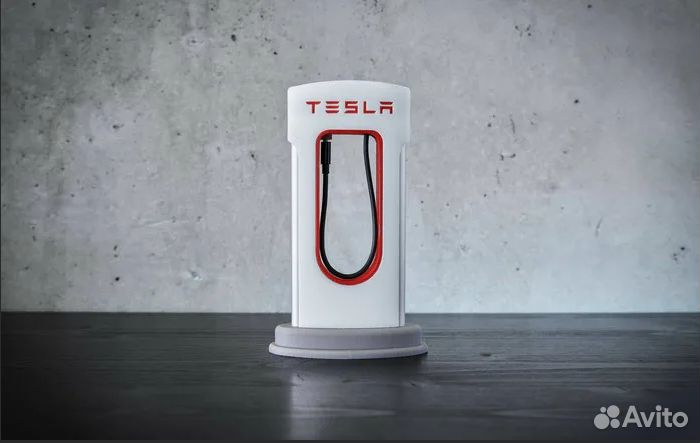 Зарядка tesla для смартфона (декор)