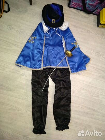 Карнавальный костюм мушкетёра