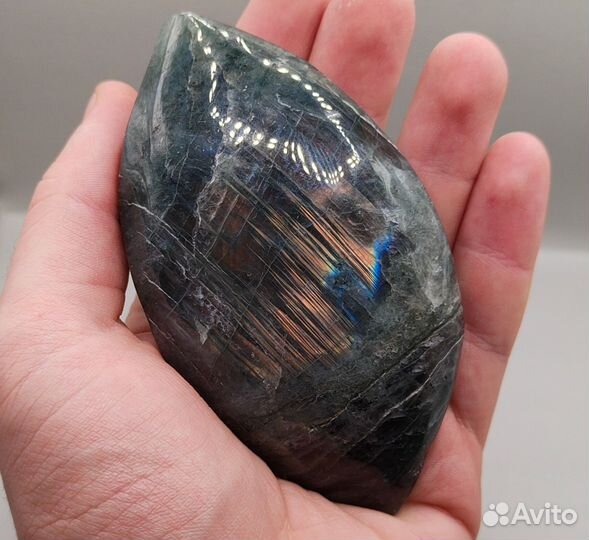 Крупный лабрадорит, Мадагаскар / Минералы