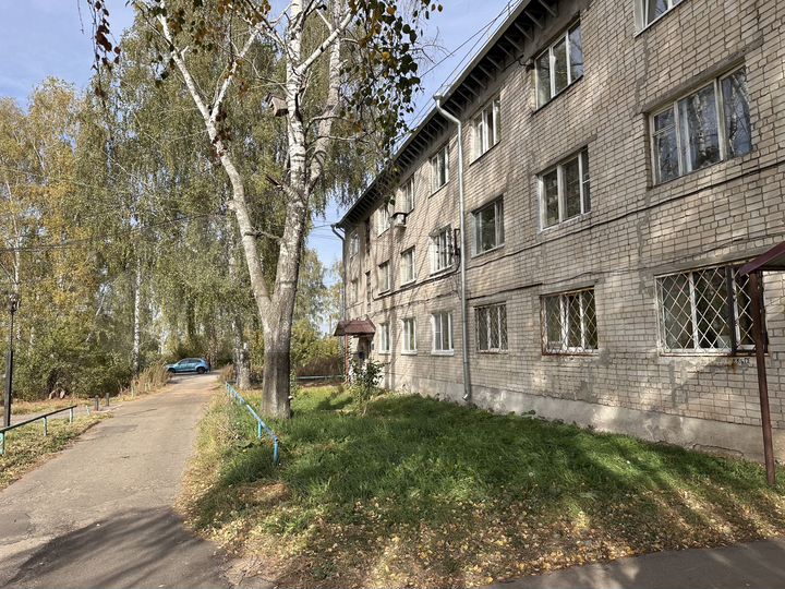 Комната 13 м² в > 9-к., 2/3 эт.