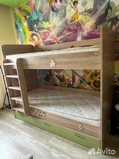Двухъярусная кровать