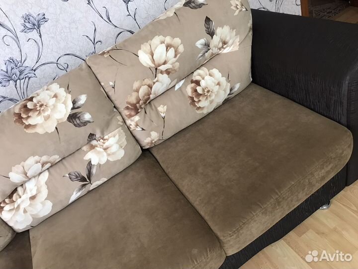 Продам диван и два кресла