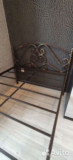 Кровать кованая