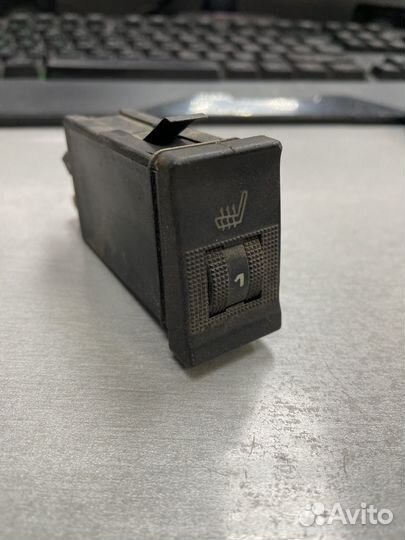 Кнопкa обогpевa сидений Аudi 100 4a0963563