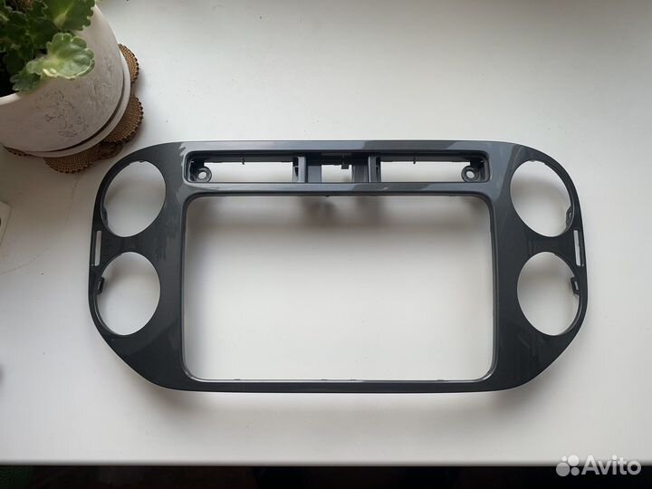 Рамка автомагнитолы Фольксваген Тигуан