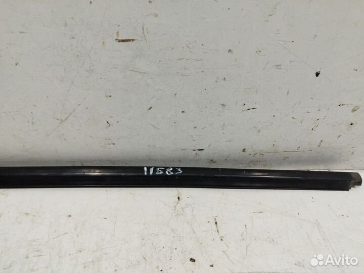 Накладка стекла переднего левого Solaris 2010-2017