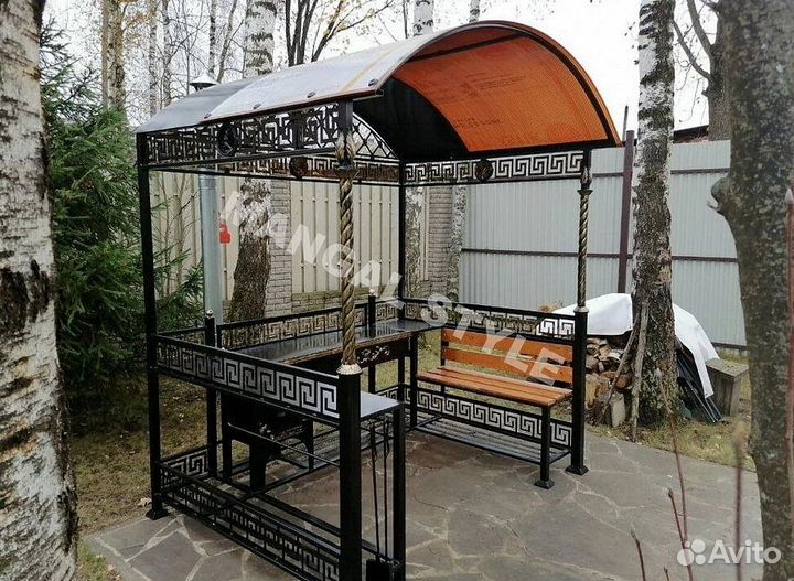Мангал с крышей