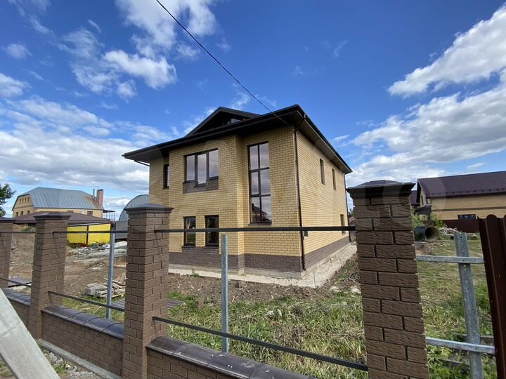 Дом 216 м² на участке 6,5 сот.