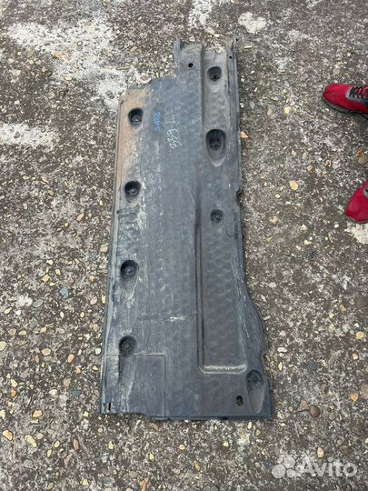 Защита днища левая Volkswagen Passat CC