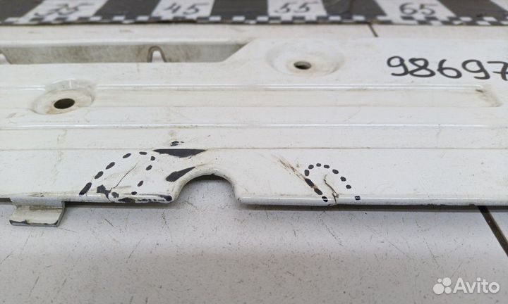 Планка под фару торцевая правая Volvo FH