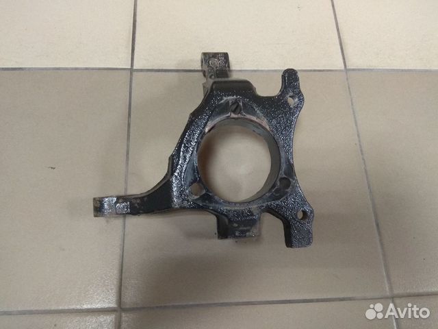 Opel Astra H Кулак поворотный передний правый