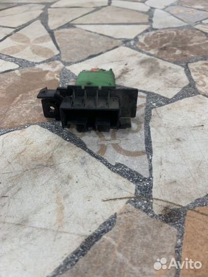 Резистор печки Opel Corsa хэтчбек 1.4 (Z14XER)