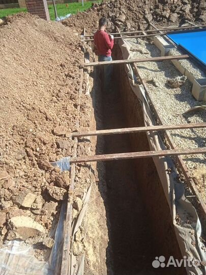 Копать траншеи вручную
