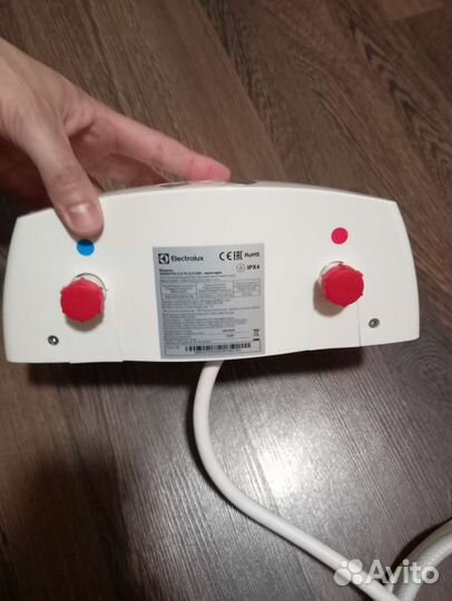 Водонагреватель проточный electrolux